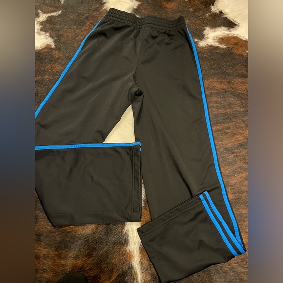 Women’s Adidas sweats - Picture 3 of 3